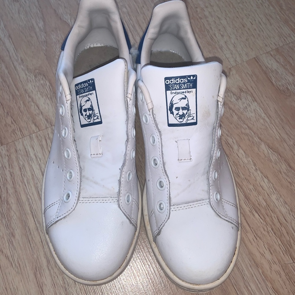 Kids 6/Women’s 8 Stan Smith Adidas Sneakers